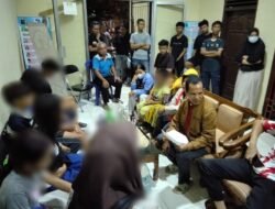 Sungguh miris 7 Orang Remaja Putri pesta Miras Di Kosan 16C TerJaring Oleh Sat Pol PP Kota metro.