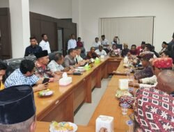 Ribuan Massa Buay Bulan Bersatu Desak Pemkab Tubaba Fasilitasi Mediasi dengan PTPN 1.